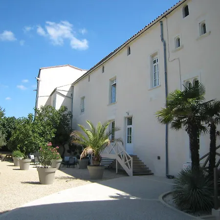 Hotel Du Chateau De Charron 4*